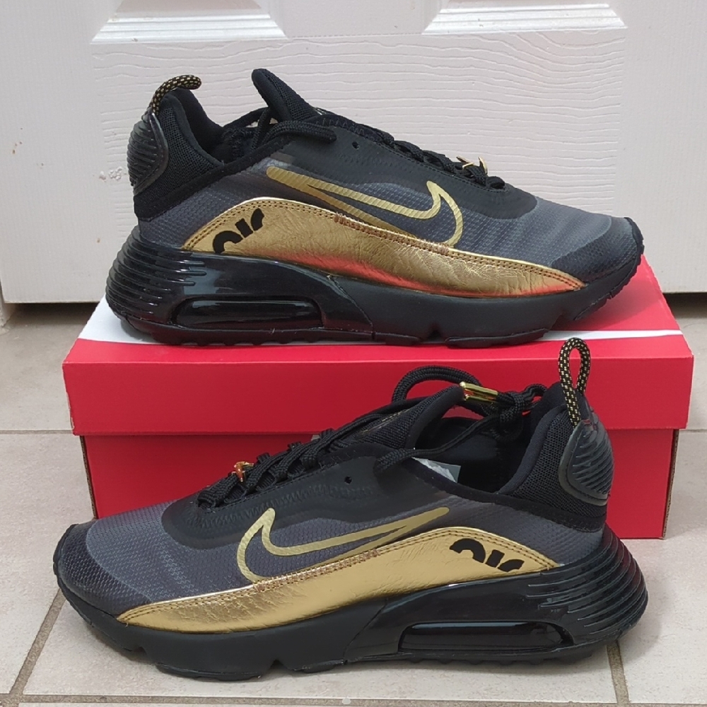 New! Nike Air Max 2090 Black and Metallic Gold Running Sneakers
